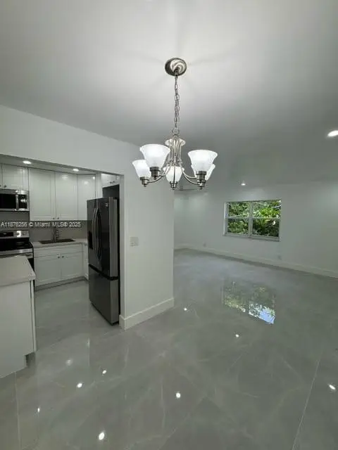 2905 Pierce St #10, Hollywood, FL 33020 - Image #2