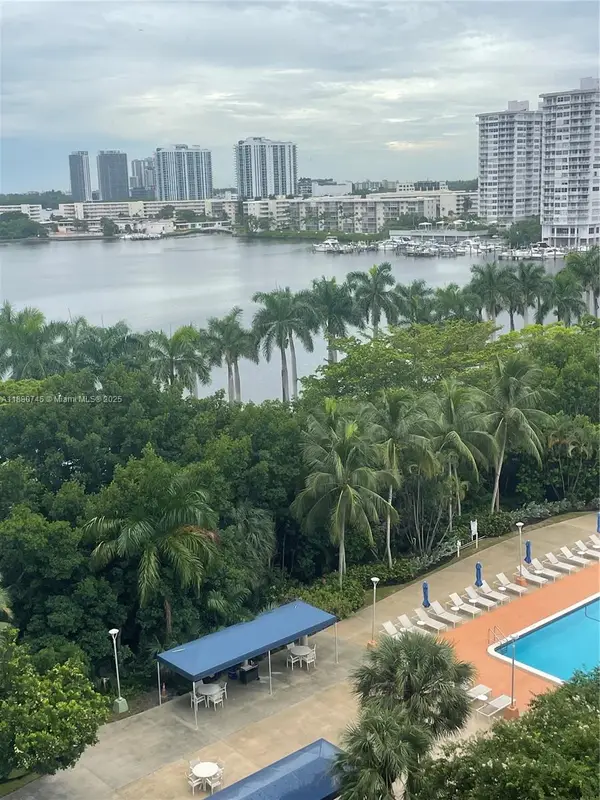 2851 NE 183rd St #906E, Aventura, FL 33160