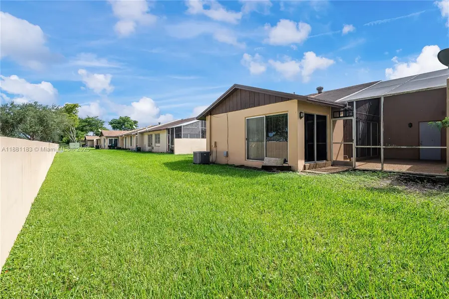 9591 W Heather Ln, Miramar, FL 33025 - Image #3