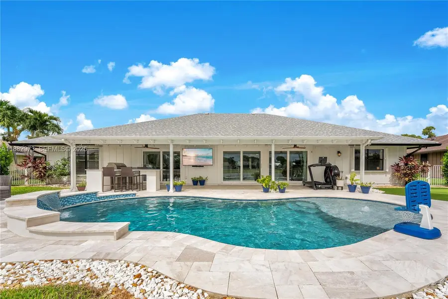 7104 SE Bunker Hill Dr, Hobe Sound, FL 33455 - #2