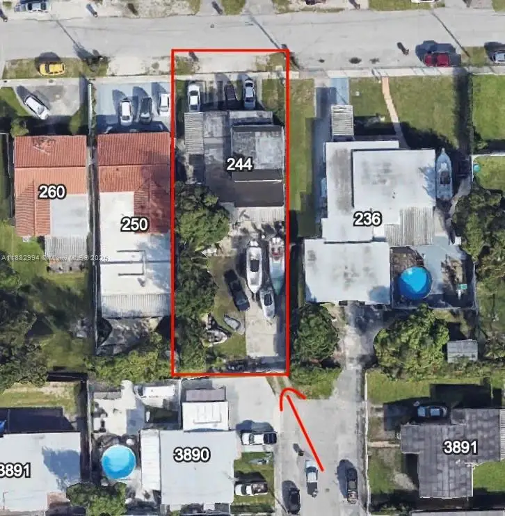 244 W 39th Pl, Hialeah, FL 33012 - Image #2
