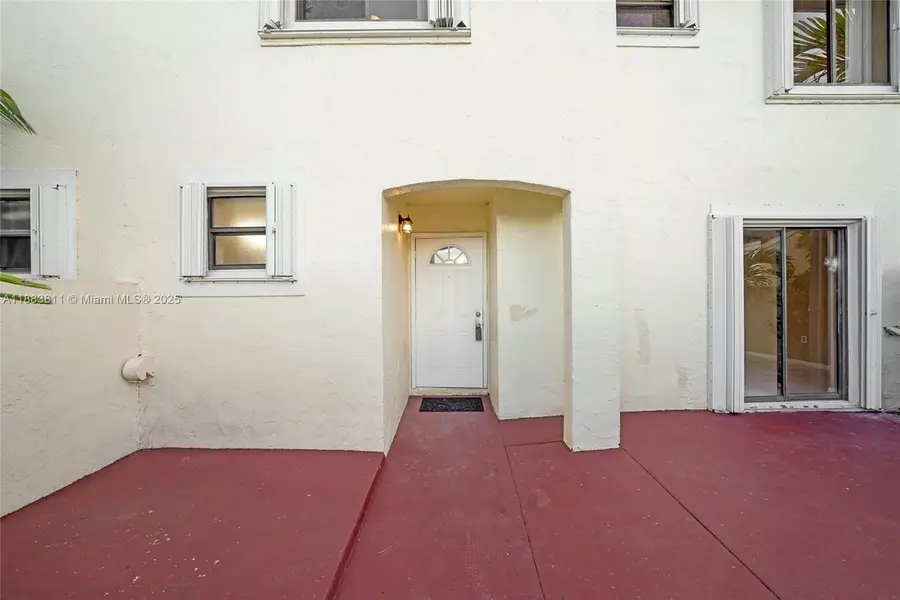 3208 San Remo Cir, Homestead, FL 33035 - Image #2