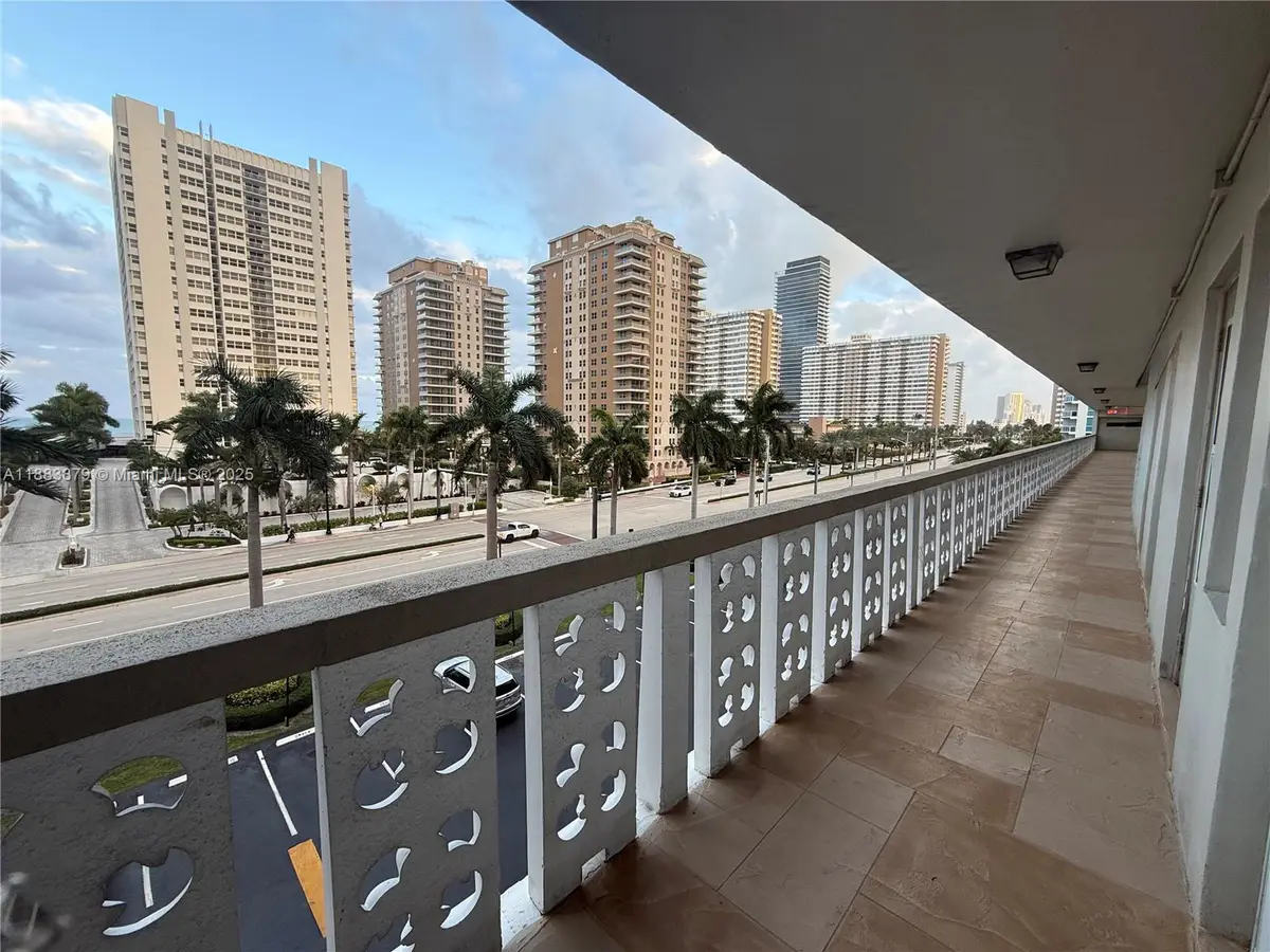 1893 S Ocean Dr #506, Hallandale Beach, FL 33009 - Image #1