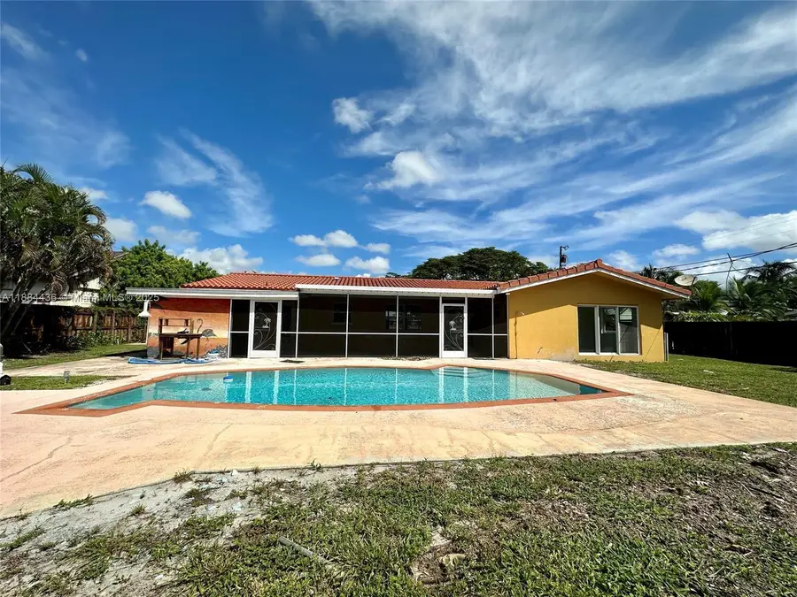 912 NE 9th Ct, Pompano Beach, FL 33060 - Image #2