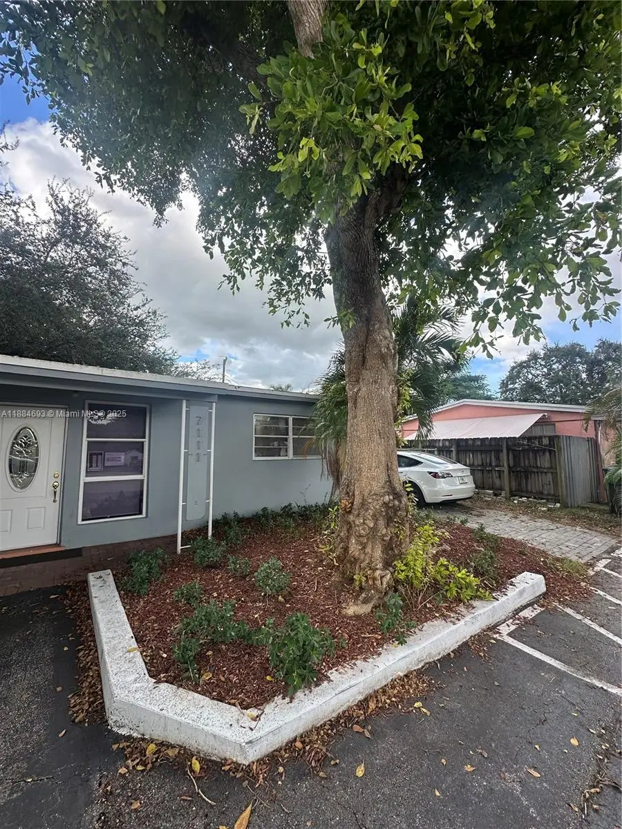 7111 Taft Street, Hollywood, FL 33024 - Image #2