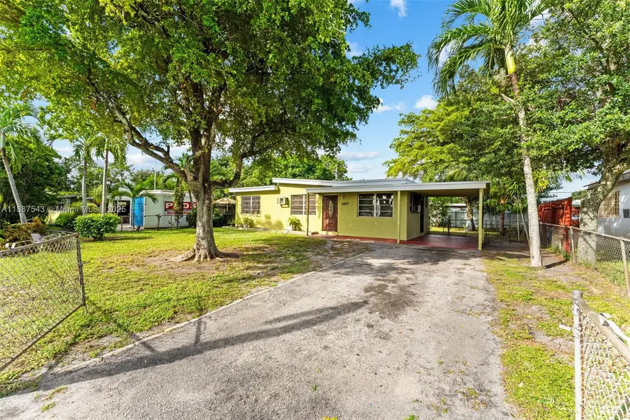 2620 SW 53rd Ave, West Park, FL 33023 - Image #2