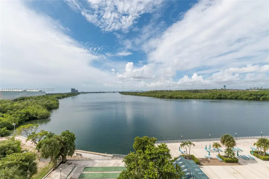 300 Bayview Dr #716, Sunny Isles Beach, FL 33160 - Image #2