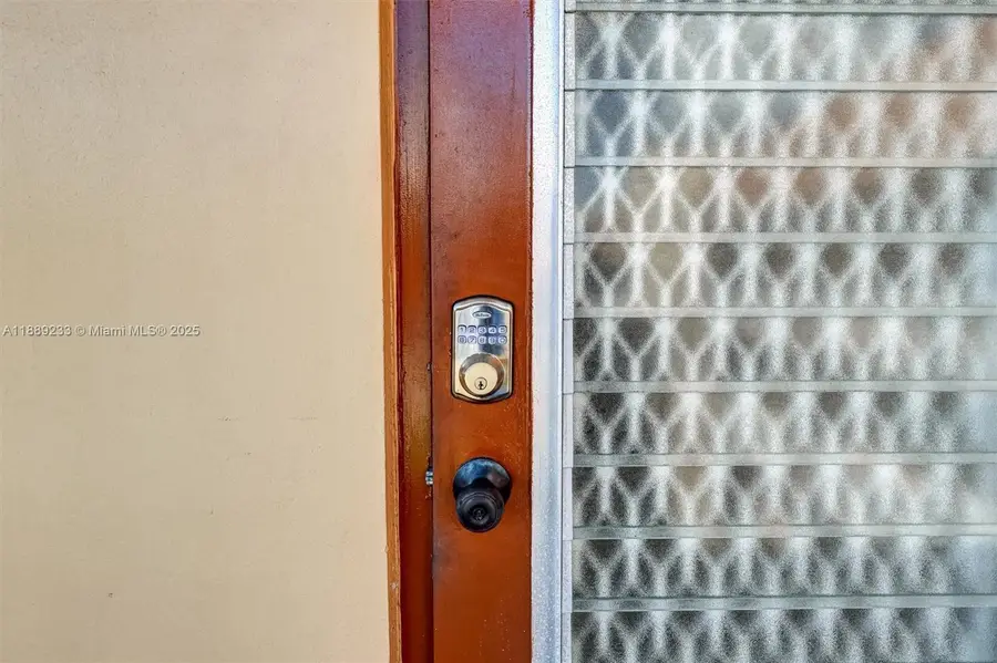 9010 Sunrise Lakes Blvd #306, Sunrise, FL 33322 - Image #2