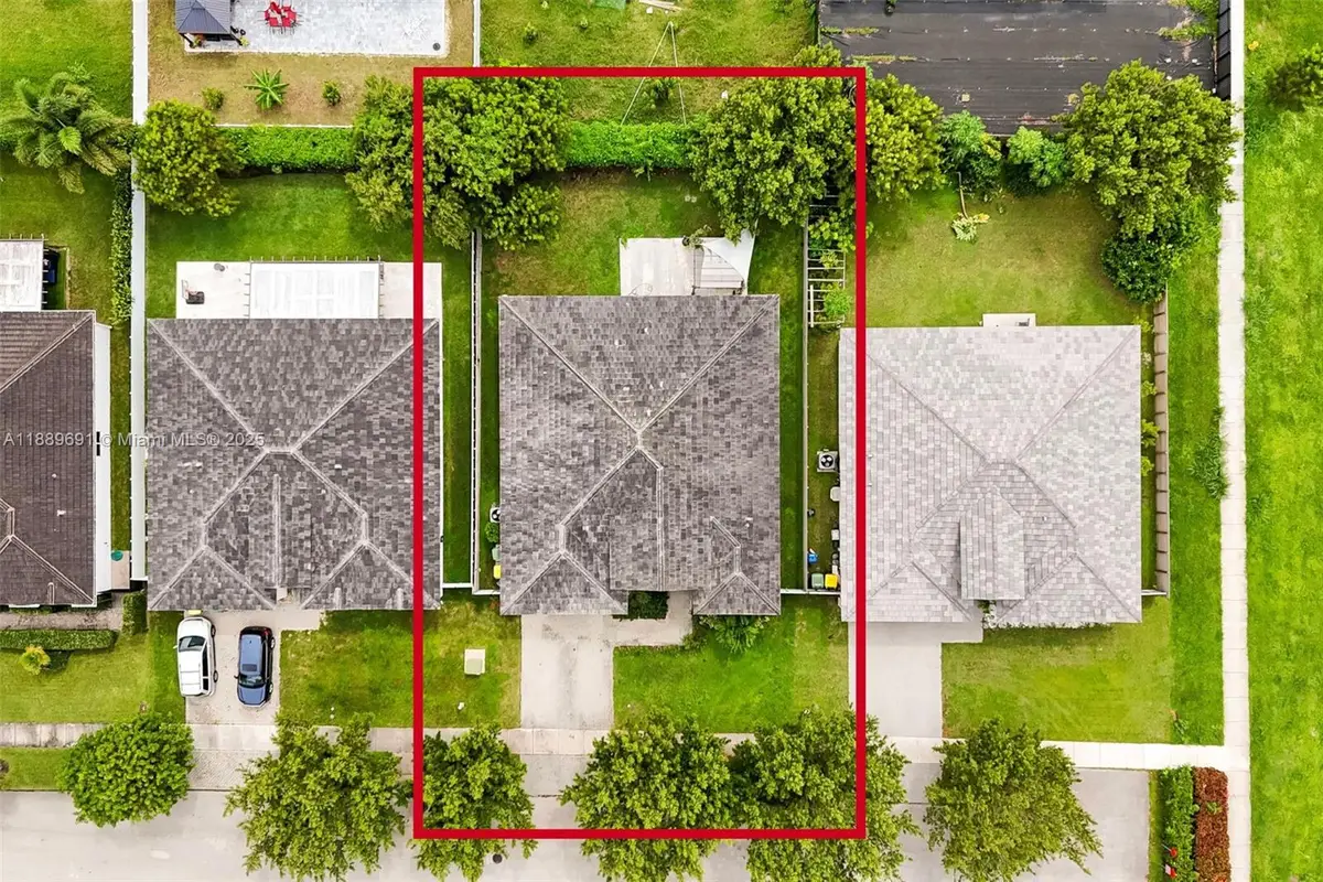 1812 NE 2nd St, Homestead, FL 33033 - Image #1