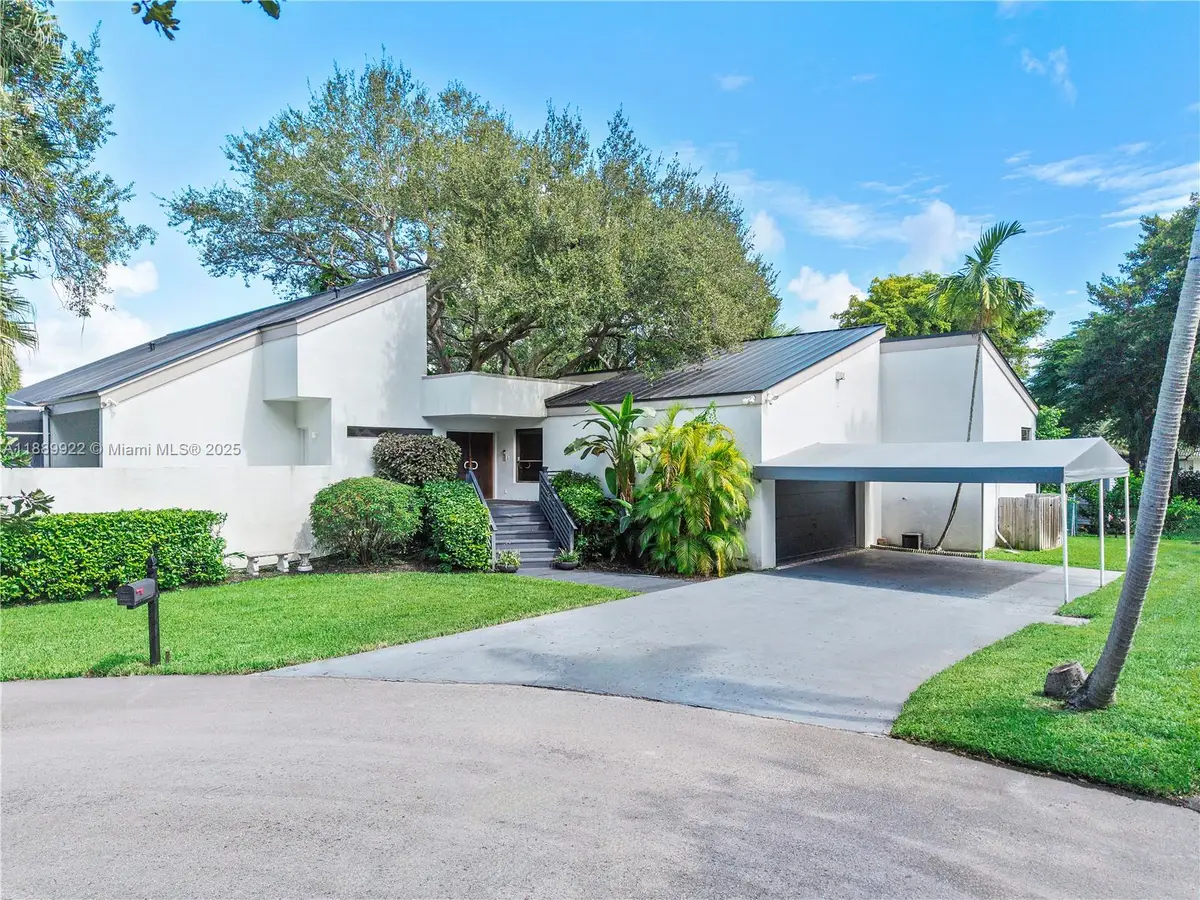 7605 SW 160th Ter, Palmetto Bay, FL 33157 - #1