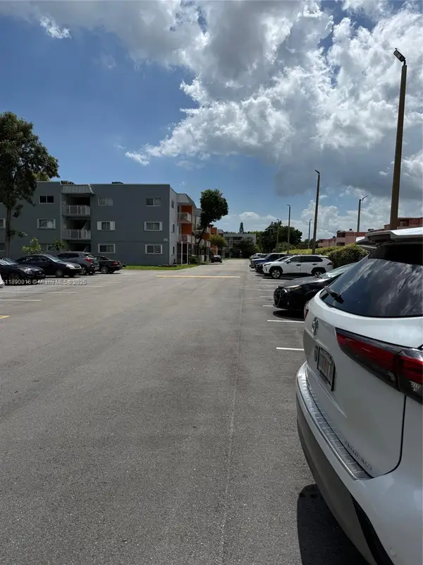 11301 SW 200th St #305-A, Miami, FL 33157