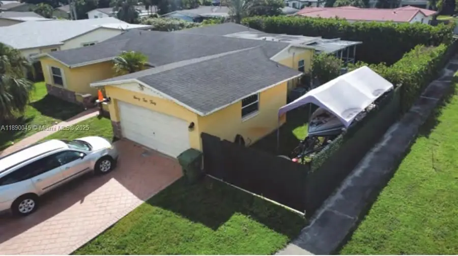 9430 NW 18th St, Pembroke Pines, FL 33024 - Image #2