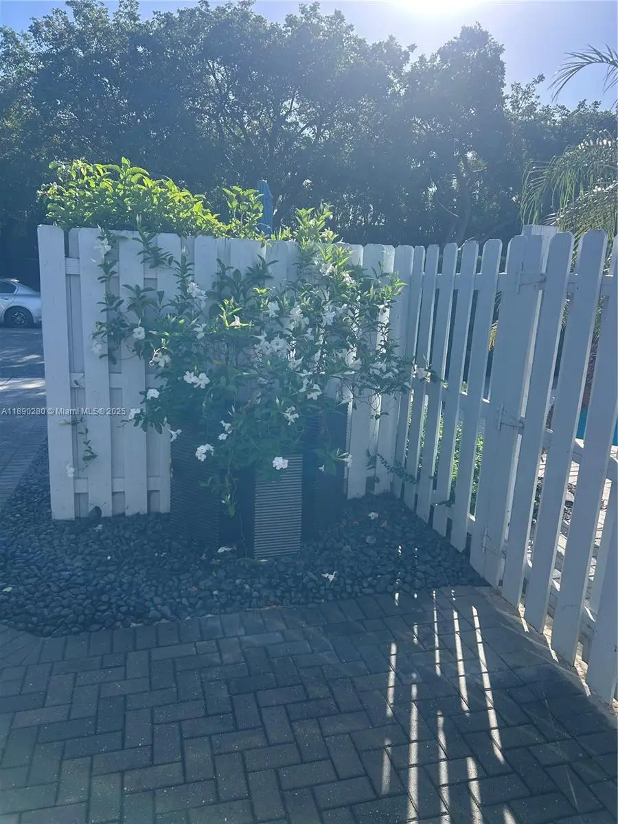 1441 NE 17th Way, Fort Lauderdale, FL 33304 - Image #3