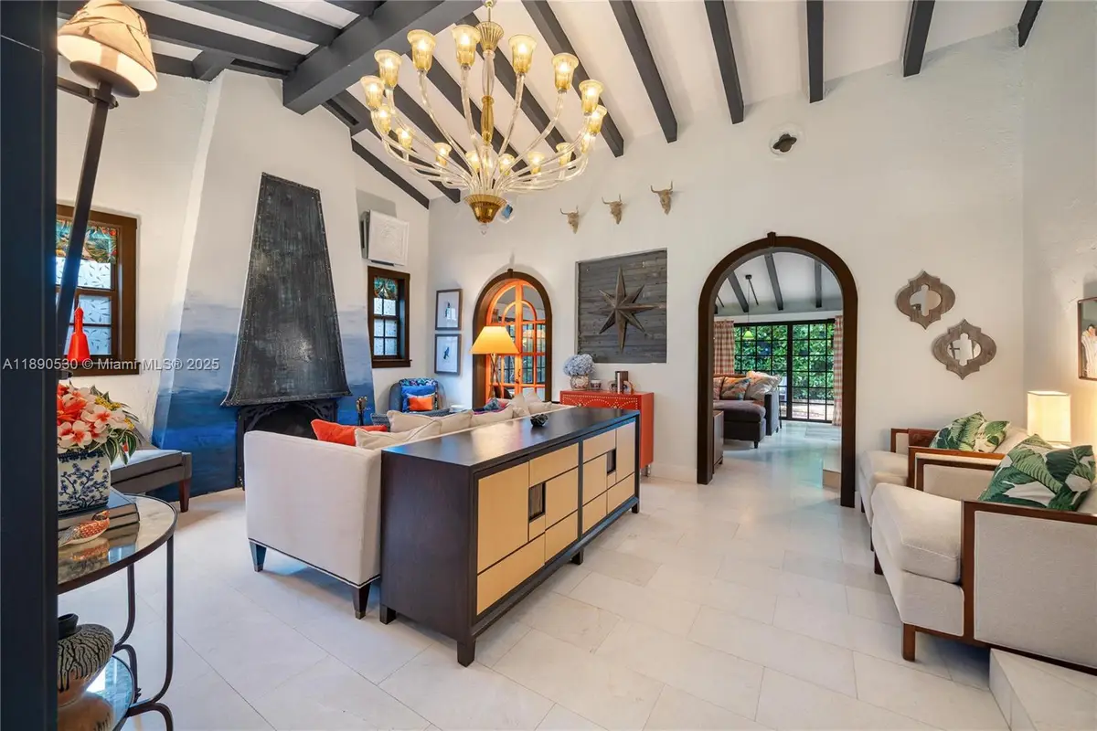 3650 N Bay Homes Dr, Miami, FL 33133 - Image #1