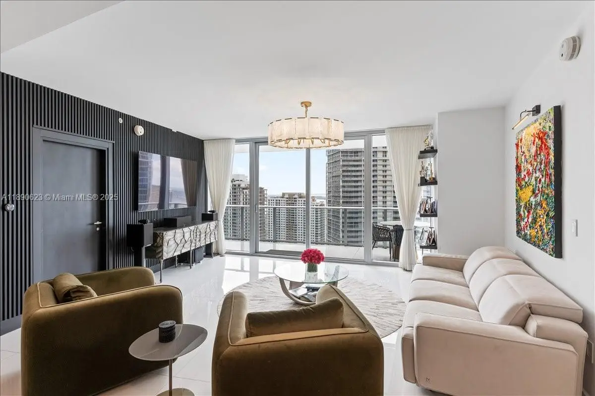 200 Biscayne Boulevard Way #3608, Miami, FL 33131 - Image #1