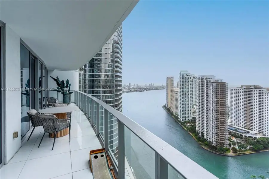 200 Biscayne Boulevard Way #3608, Miami, FL 33131 - Image #2