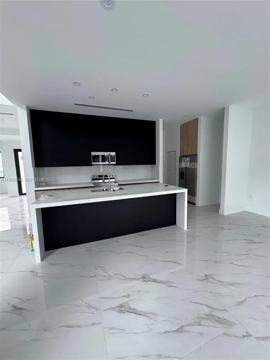 17921 SW 149th Ct, Miami, FL 33187 - Image #2