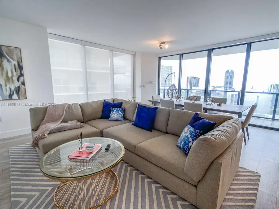 121 NE 34th St #908, Miami, FL 33137 - Image #3