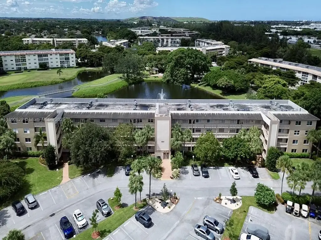4301 Martinique Cir #E4, Coconut Creek, FL 33066 - Image #1