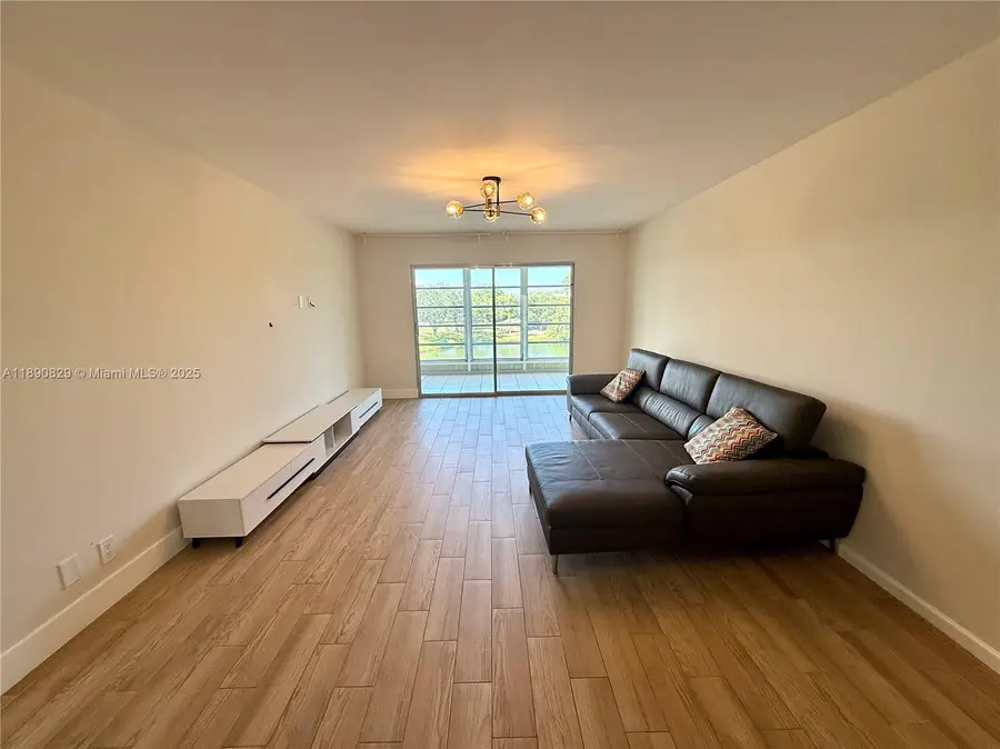 4301 Martinique Cir #E4, Coconut Creek, FL 33066 - Image #2