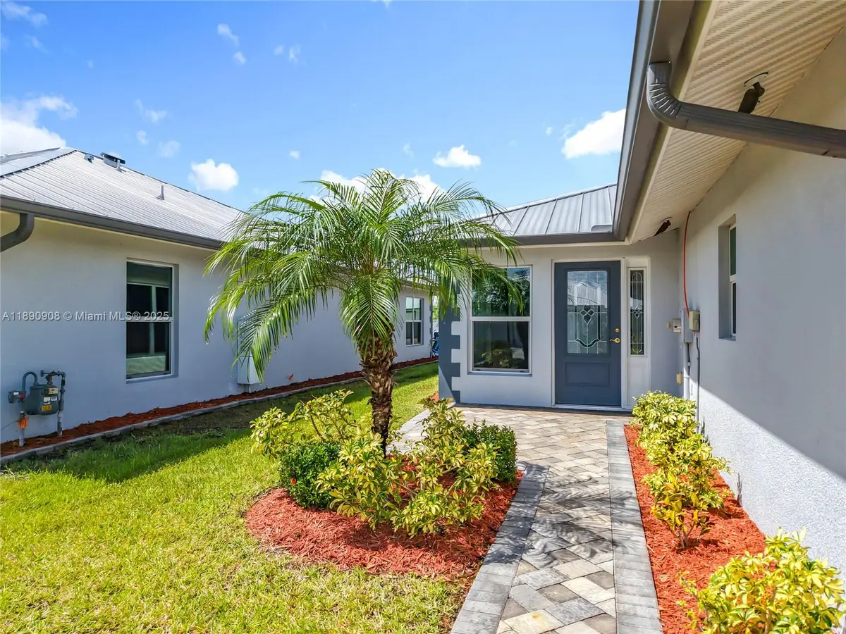 177 Village Circle, Labelle, FL 33935 - Image #1
