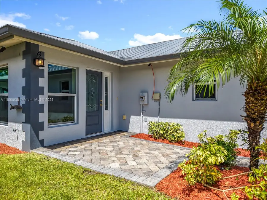 177 Village Circle, Labelle, FL 33935 - Image #2