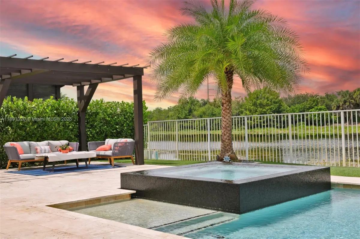 2132 Quail Roost Dr, Weston, FL 33327 - Image #1