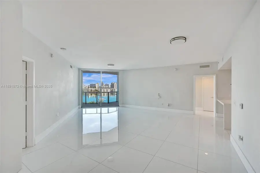 17301 Biscayne Blvd #708, North Miami Beach, FL 33160 - Image #3