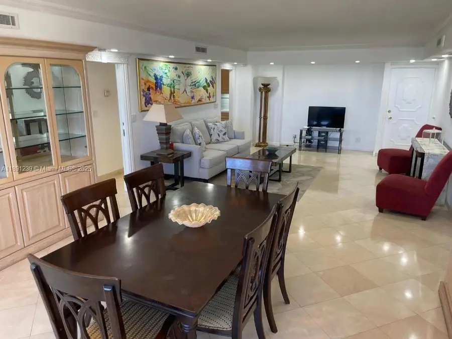 5005 Collins Ave #411, Miami Beach, FL 33140 - Image #3