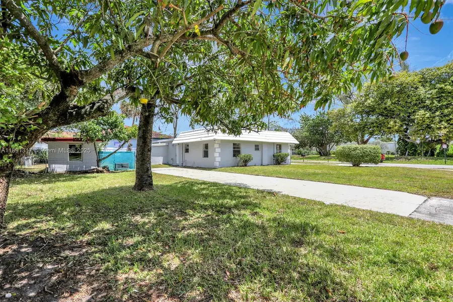 2701 NW 18th Ter, Oakland Park, FL 33311 - Image #3