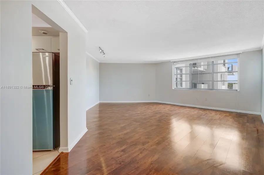 2750 NE 183rd St #607, Aventura, FL 33160 - Image #2