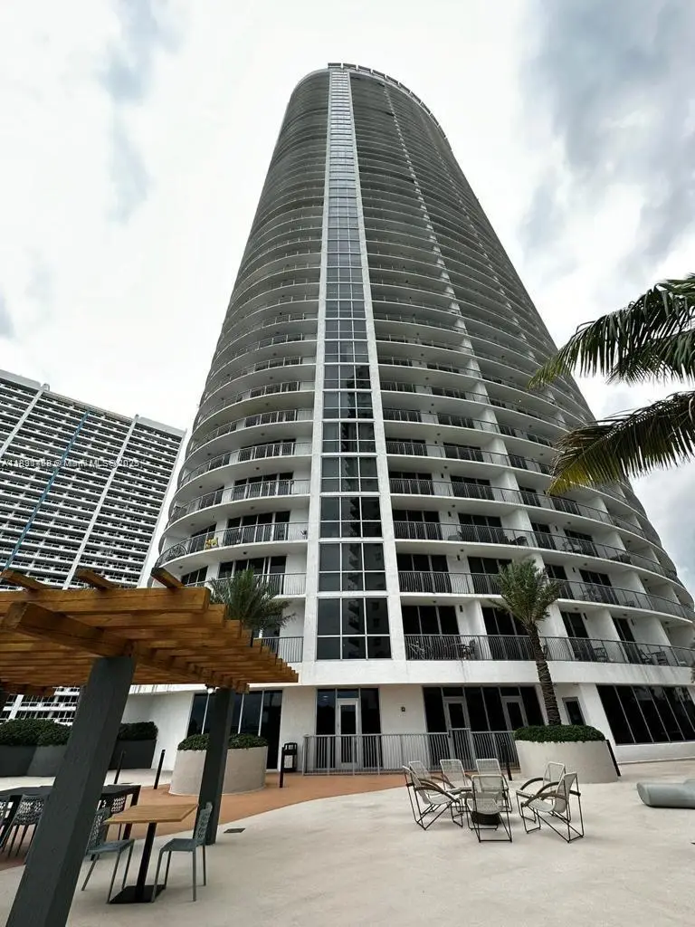 1750 N Bayshore Dr #1710, Miami, FL 33132 - Image #1
