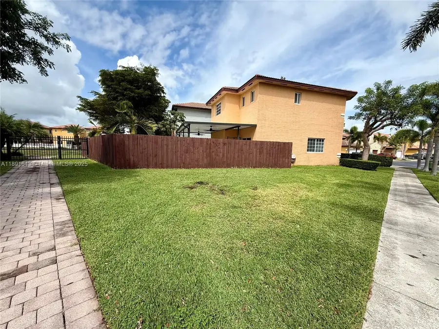 4126 NE 11th Dr, Homestead, FL 33033 - Image #2