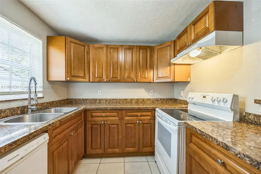 2515 N 66th Ave, Hollywood, FL 33024 - Image #2