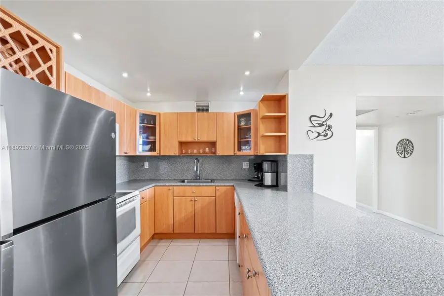 500 Three Islands Blvd #309, Hallandale Beach, FL 33009 - Image #3