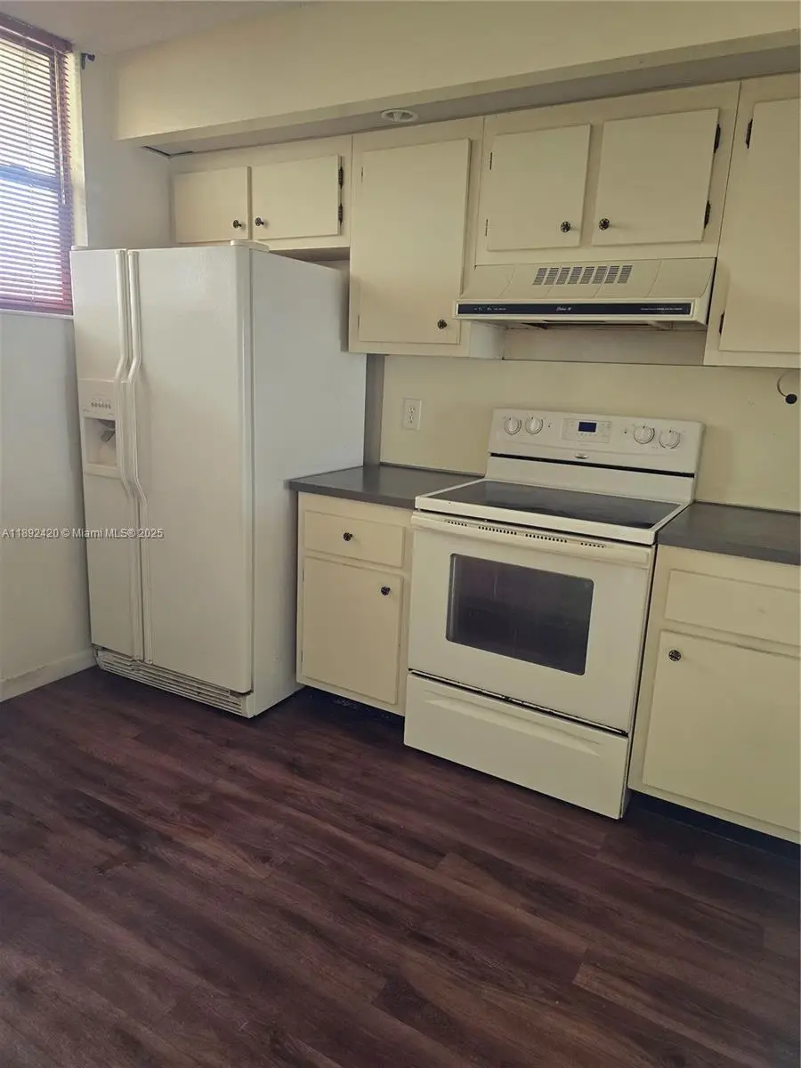 110 Lake Emerald Dr #404, Oakland Park, FL 33309 - Image #3