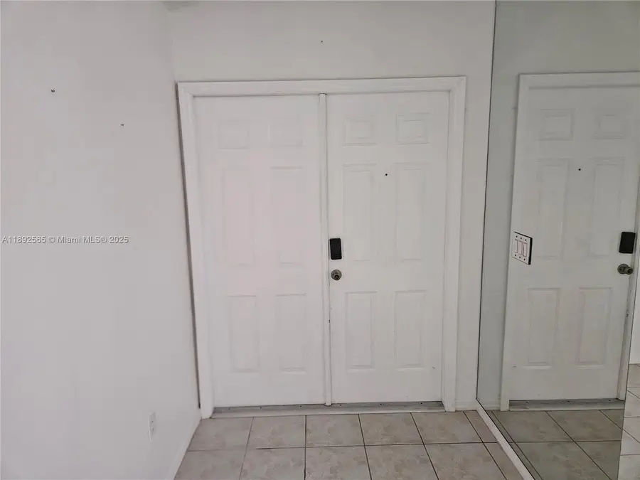 32 Gables Blvd, Weston, FL 33326 - Image #3