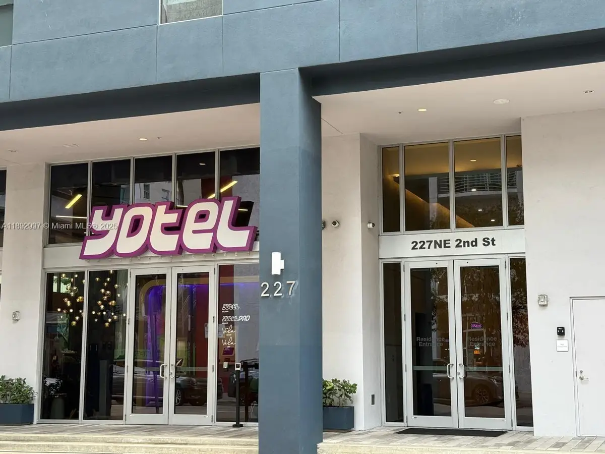 227 NE 2nd St #2105, Miami, FL 33132 - Image #1