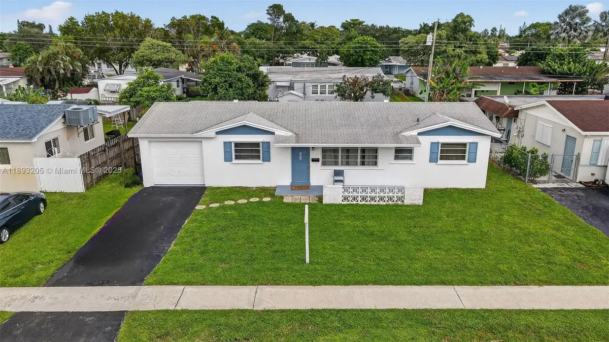 331 N 71st Ave, Hollywood, FL 33024 - Image #1