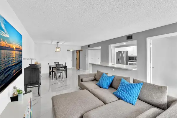 1000 Parkview Dr #329, Hallandale Beach, FL 33009