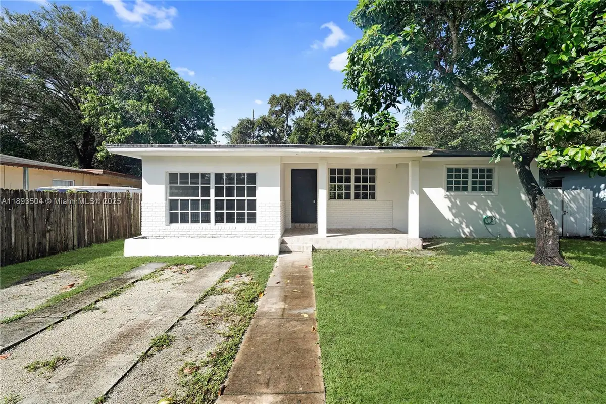 535 NE 162nd St, Miami, FL 33162 - Image #1