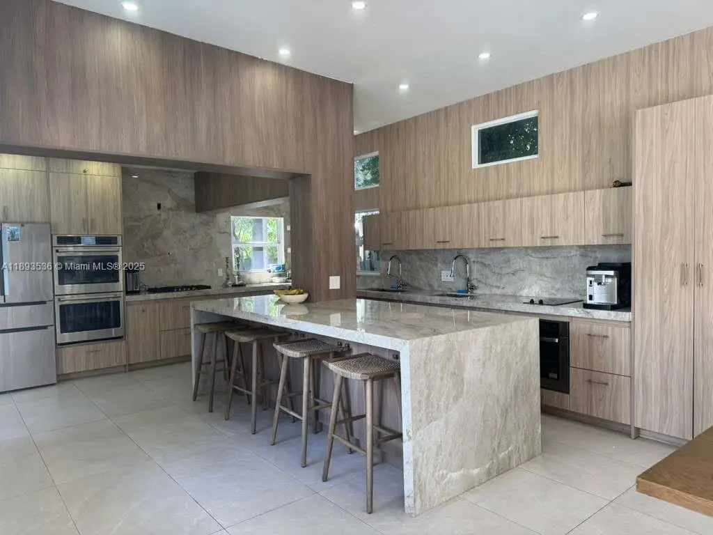 1333 Monroe St, Hollywood, FL 33019 - Image #1