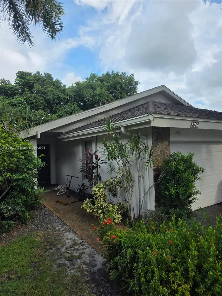 106 Kensington Rd, Hollywood, FL 33021 - Image #3