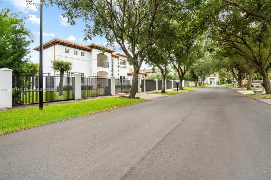 16763 NW 77th Path, Miami Lakes, FL 33016 - Image #2