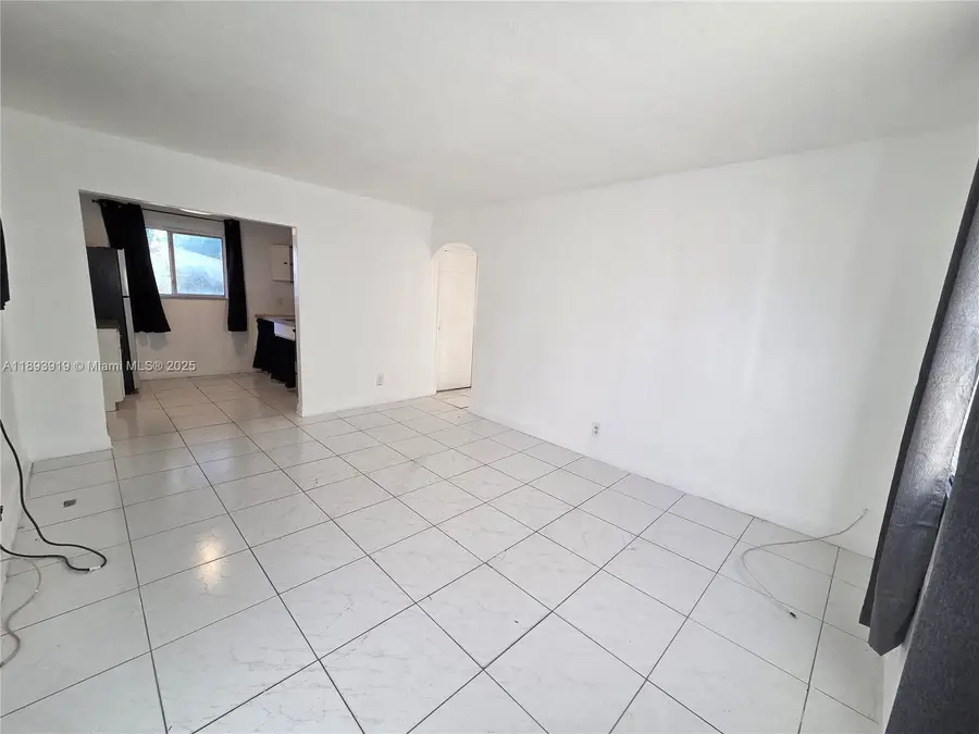 2135 Plunkett Ct, Hollywood, FL 33020 - Image #2