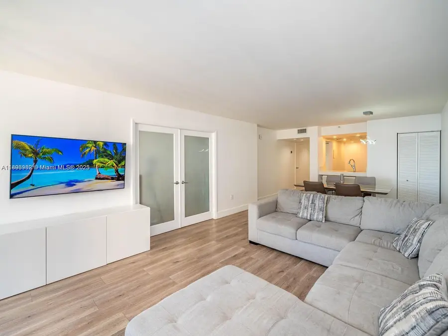 555 NE 15th St #26E, Miami, FL 33132 - Image #2