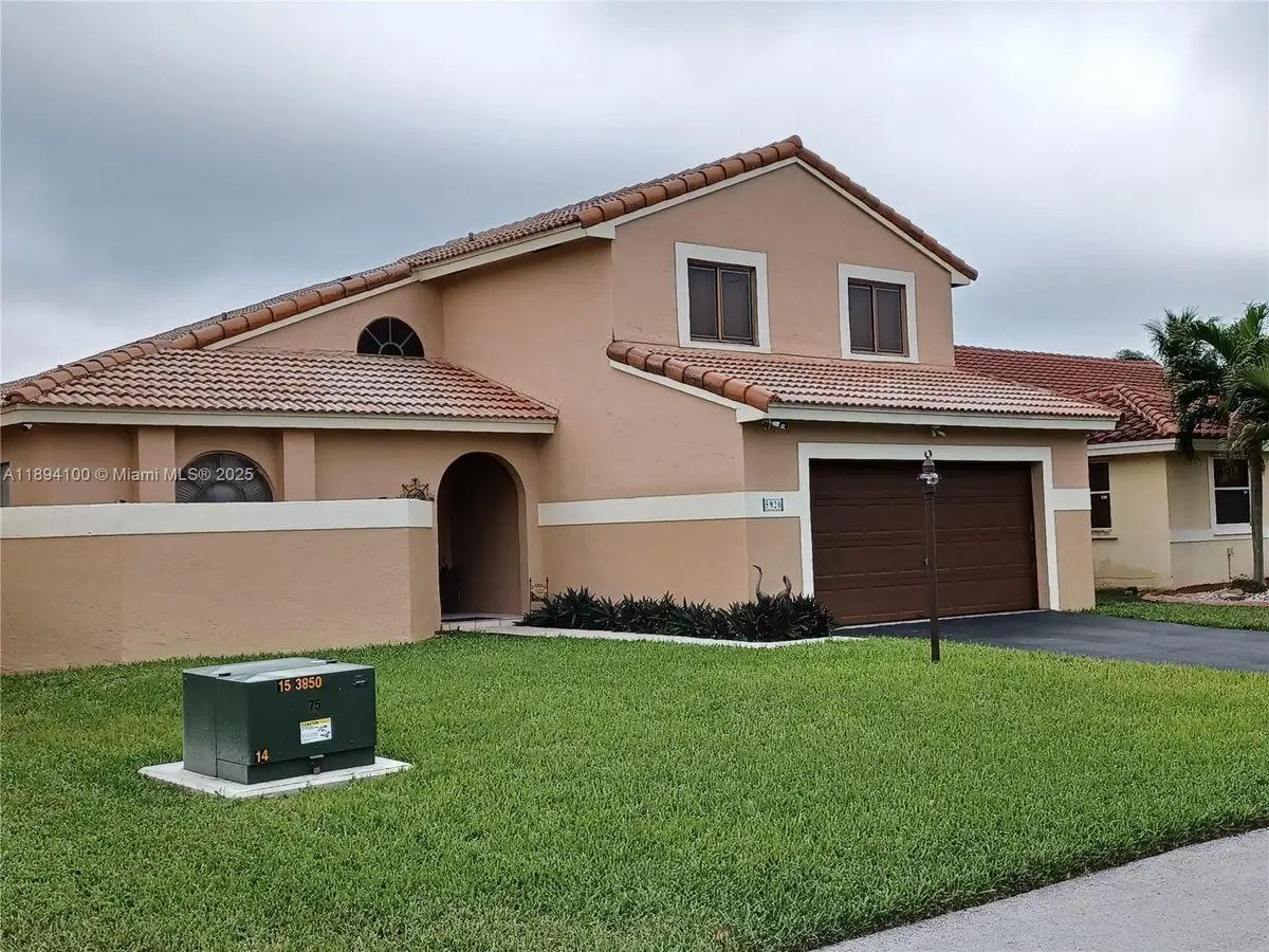 5920 York Ln, Davie, FL 33331 - Image #1