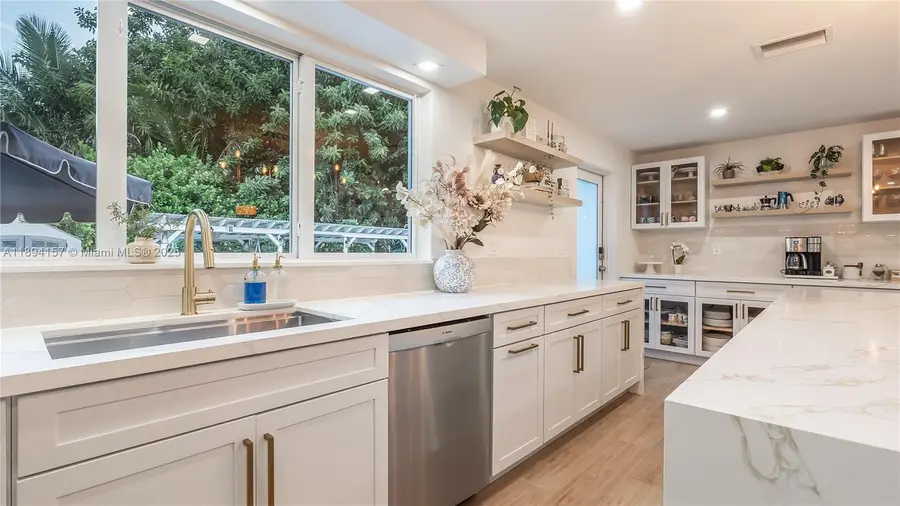 1015 NE 119th St, Biscayne Park, FL 33161 - Image #2