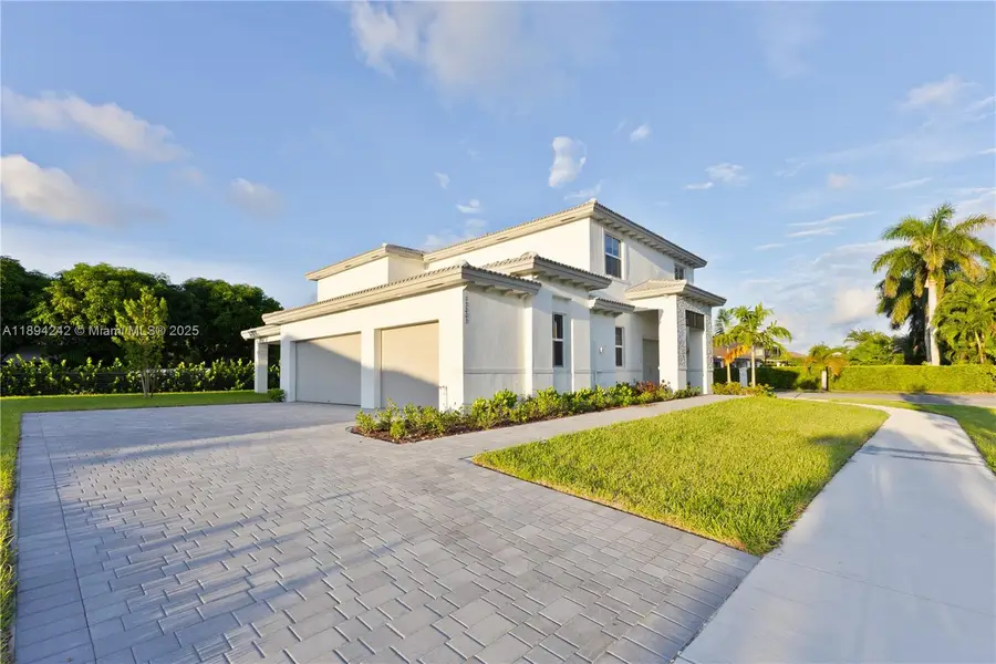 13203 SW 188th Ter, Miami, FL 33177 - Image #2