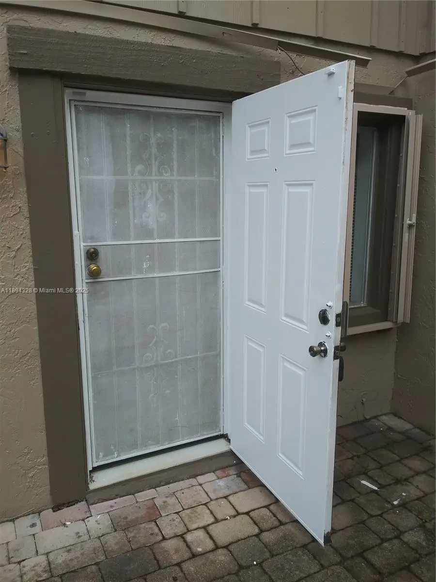 2144 NW 57th Ave #14-B, Lauderhill, FL 33313 - Image #2